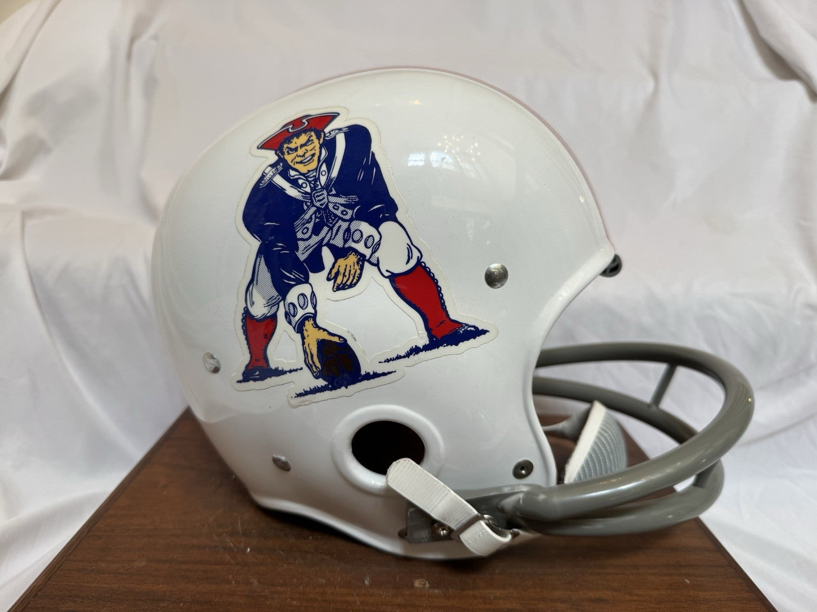 Riddell Kra-Lite RK2 Suspension Football Helmet Boston Patriots Shonta – WESTBROOKSPORTSCARDS