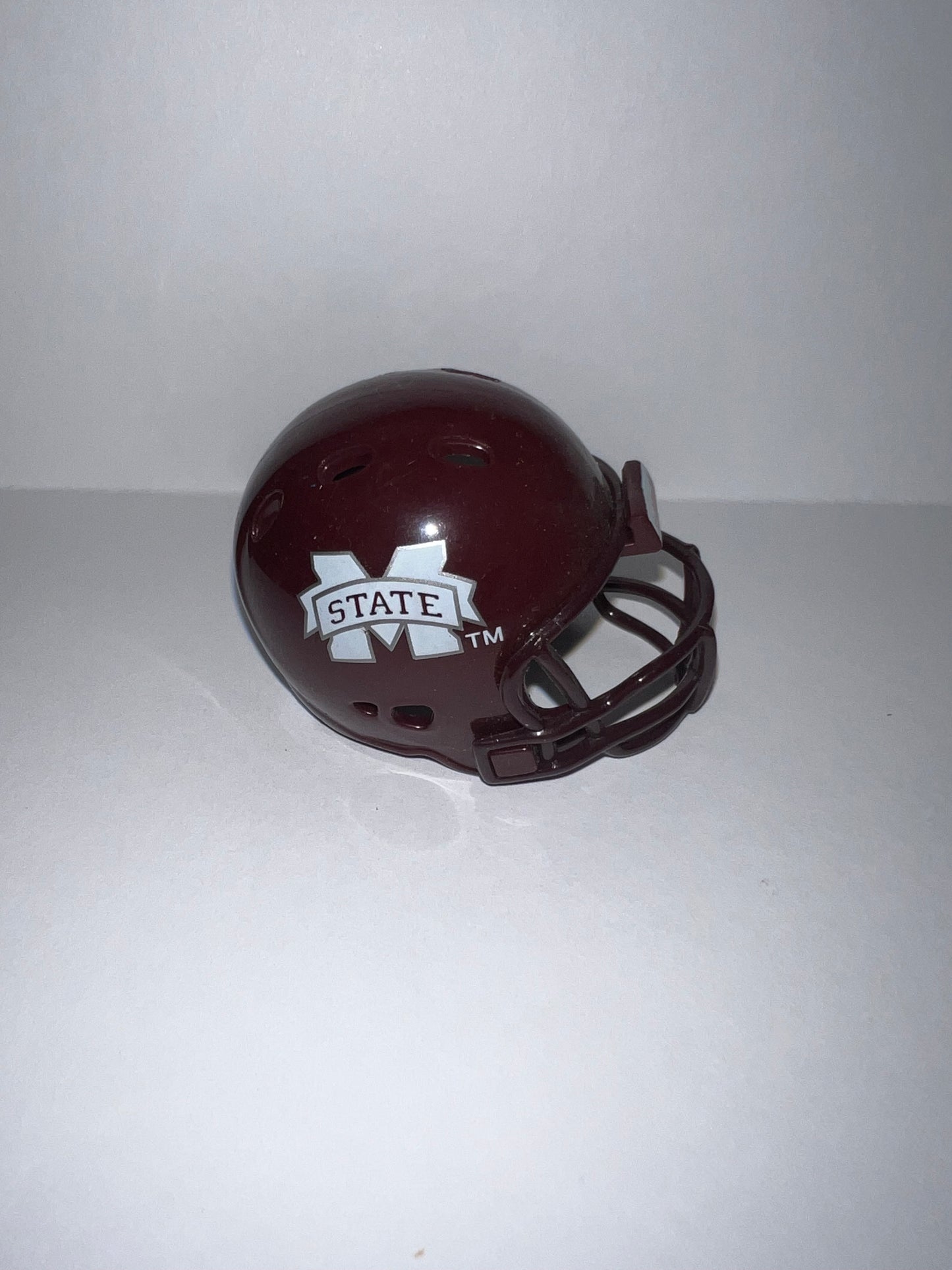 Mississippi State Bulldogs Riddell NCAA Pocket Pro Revolution Pocket Pro Helmet WESTBROOKSPORTSCARDS