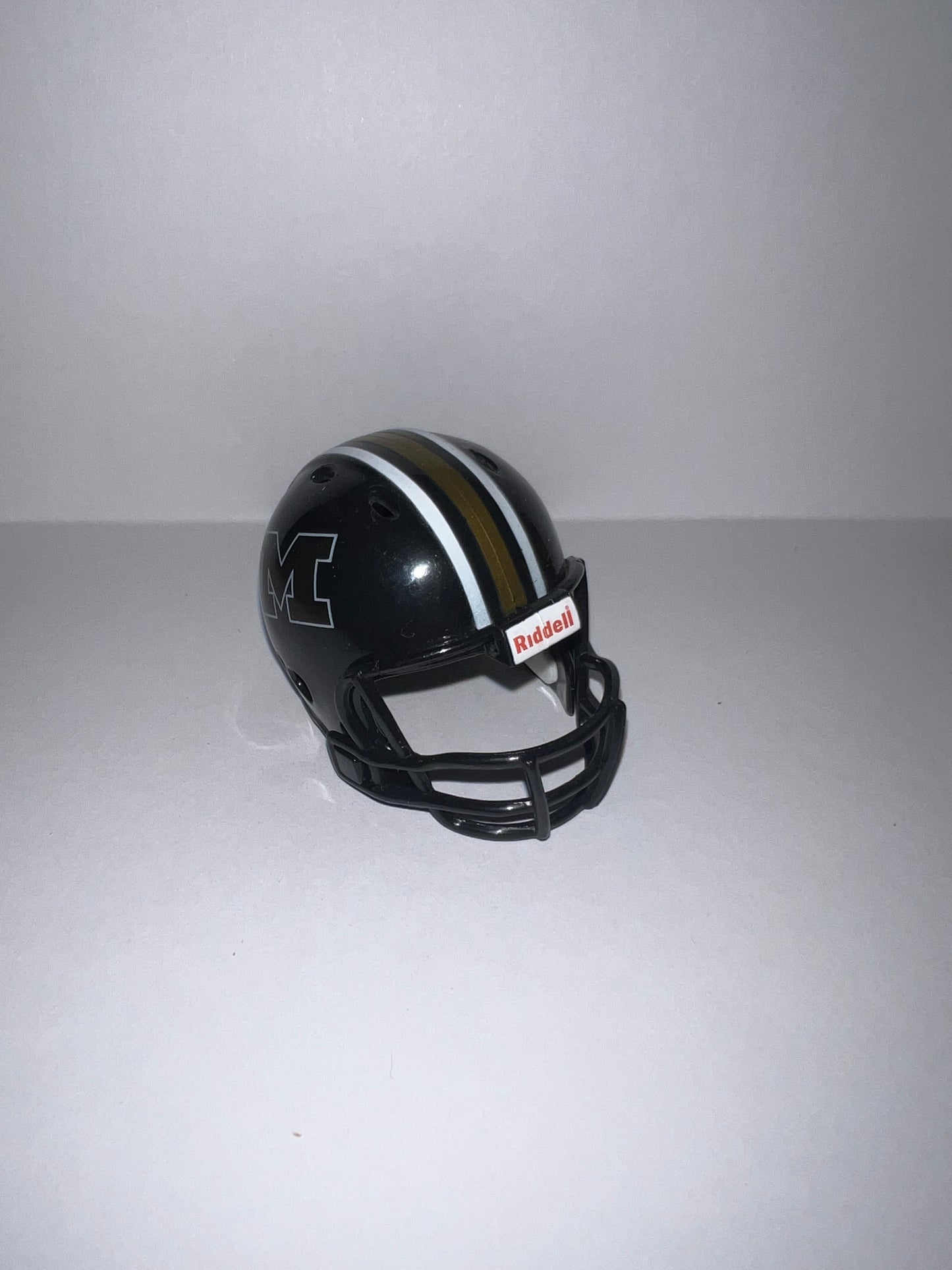 Missouri Tigers Riddell NCAA Pocket Pro Revolution Pocket Pro Helmet WESTBROOKSPORTSCARDS