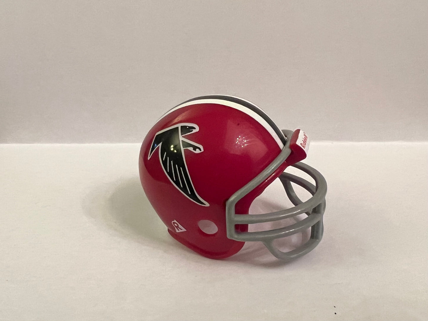 Atlanta Falcons Riddell NFL Pocket Pro Helmet 1970-1976 Throwback (Red helmet with Gray Mask) from series II (2)  WESTBROOKSPORTSCARDS   
