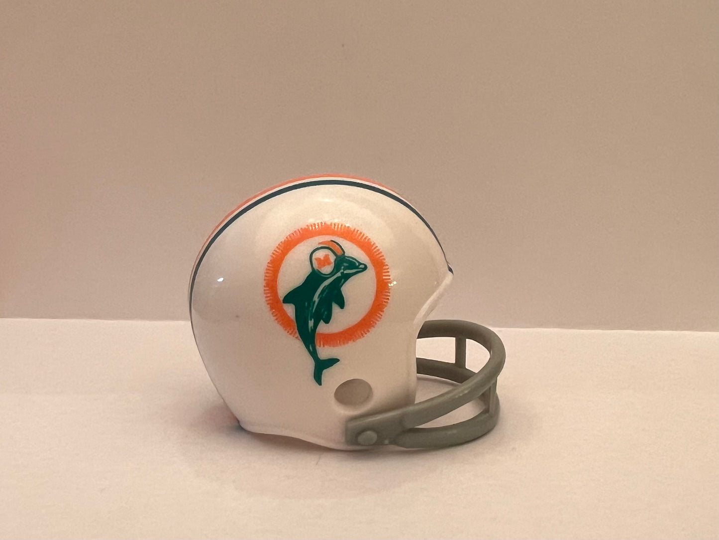 Miami Dolphins Riddell NFL 2-Bar Pocket Pro Helmet 1966 Throwback (Dolphin through hoop) WESTBROOKSPORTSCARDS