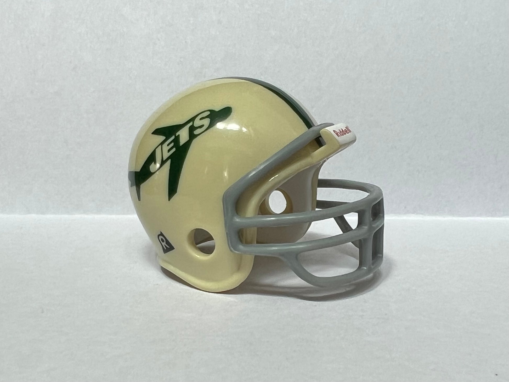 New York Jets Riddell NFL Pocket Pro Helmet 1963 Throwback (Jet Logo) from series 1  WESTBROOKSPORTSCARDS