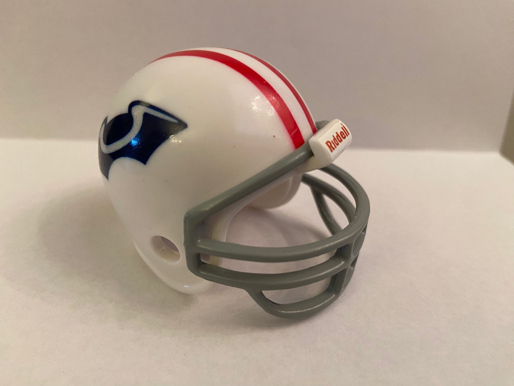 Boston Patriots Riddell NFL Pocket Pro Helmet 1960 Pre-season Custom Throwback (Patriot Hat Logo)  WESTBROOKSPORTSCARDS