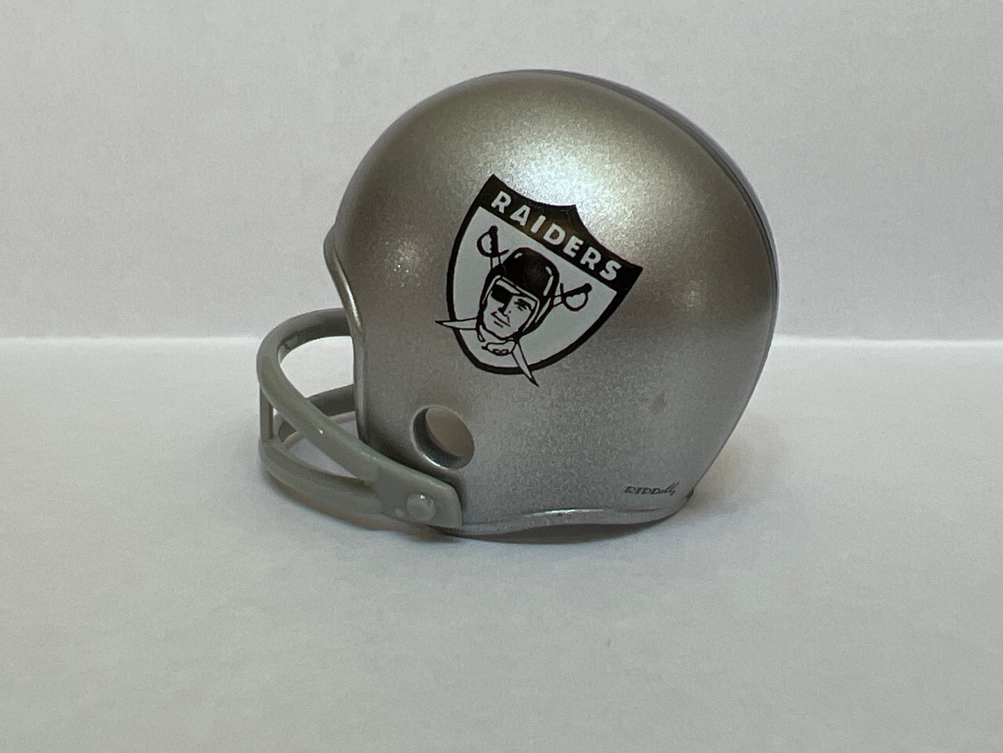 Oakland Raiders Riddell NFL 2-Bar Throwback Pro Helmet 1963 Throwback (White Logo) WESTBROOKSPORTSCARDS