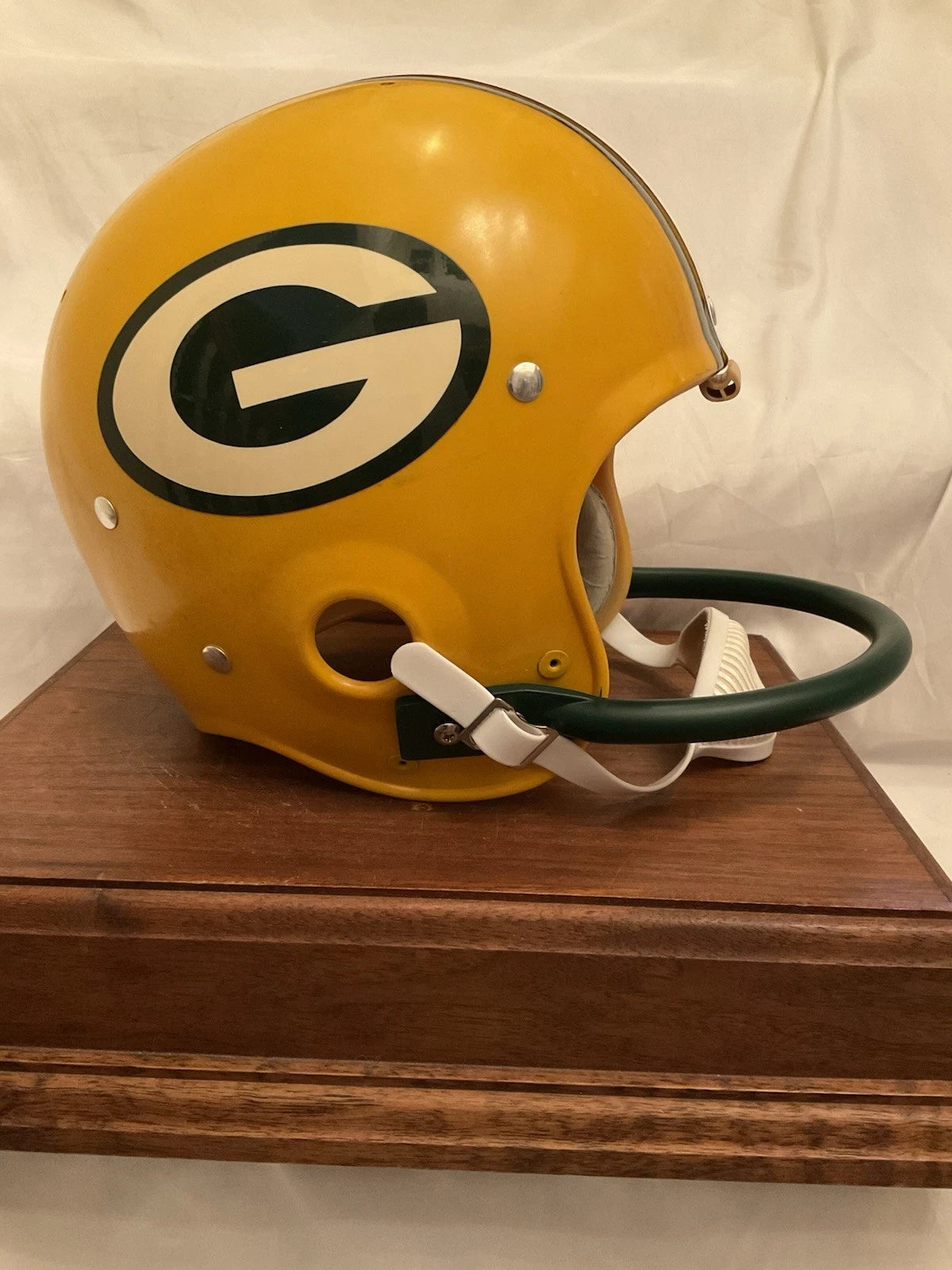 1932 football helmet Vintage Riddell Kra-Lite TK2 Football Helmet Green Bay Packers Green M – WESTBROOKSPORTSCARDS