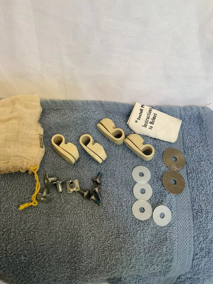 Vintage Original Schutt Cramer Pro-Guard Full Set White Clips And Hardware Set WESTBROOKSPORTSCARDS