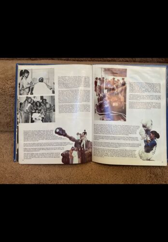 Bob Hayes Autographed 1980 Dallas Cowboys First Edition Blue Book Media Guide Sports Mem, Cards & Fan Shop:Autographs-Original:Football-NFL:Other Autographed NFL Items WESTBROOKSPORTSCARDS