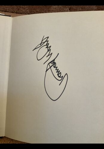 Randy White Autographed 1982 Dallas Cowboys Blue Book III Media Guide Fan Book Sports Mem, Cards & Fan Shop:Autographs-Original:Football-NFL:Other Autographed NFL Items WESTBROOKSPORTSCARDS