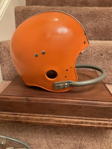 Original Vintage 1960s Wilson Football Helmet Size 6 7/8 Cleveland Bro WESTBROOKSPORTSCARDS Original Vintage 1960s Wilson Football Helmet Size 6 7/8 Cleveland Bro WESTBROOKSPORTSCARDS