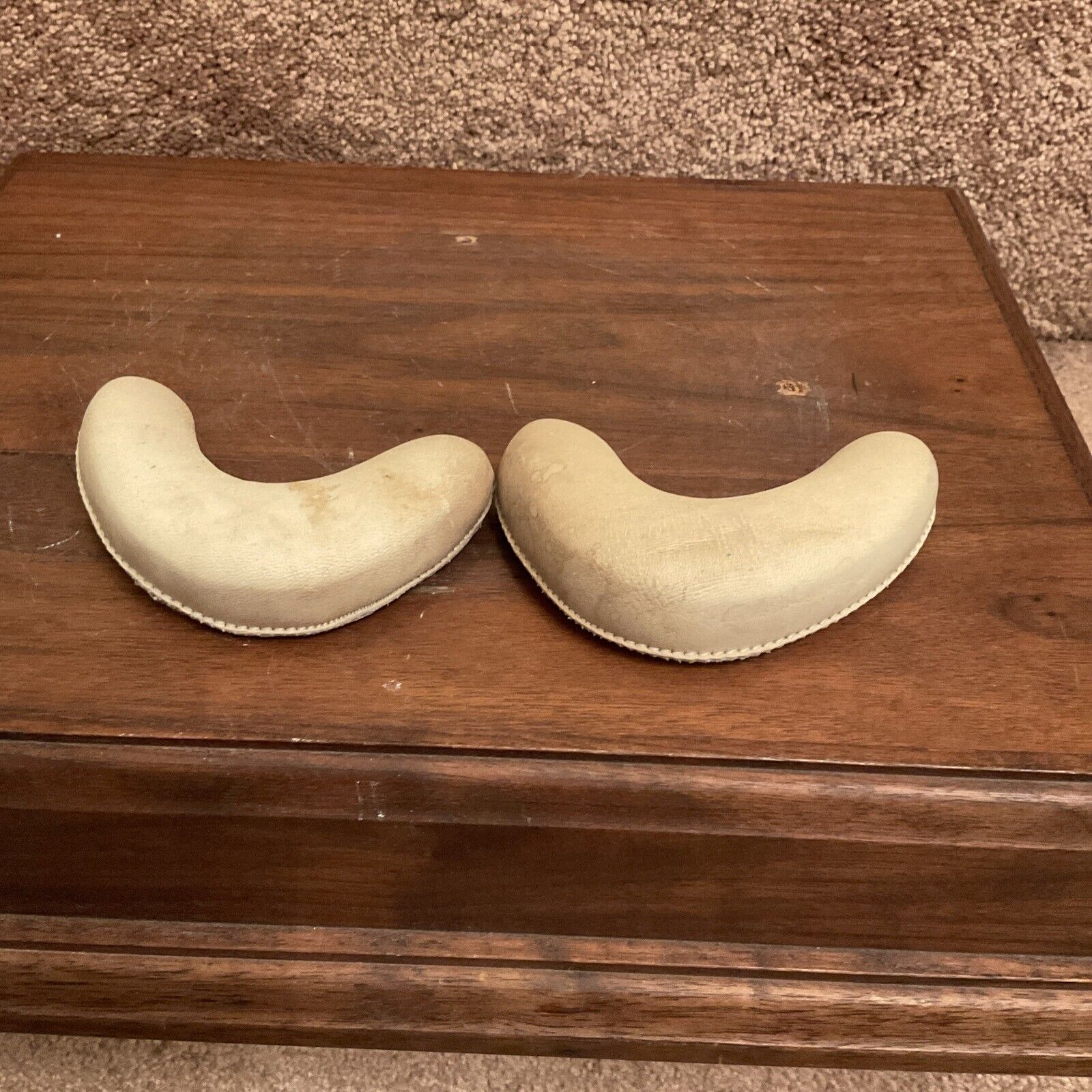 Authentic Vintage Riddell X-Large Football Helmet Jaw Pads Nice & still pliable Sporting Goods:Team Sports:Football:Clothing, Shoes & Accessories:Helmets & Hats Riddell