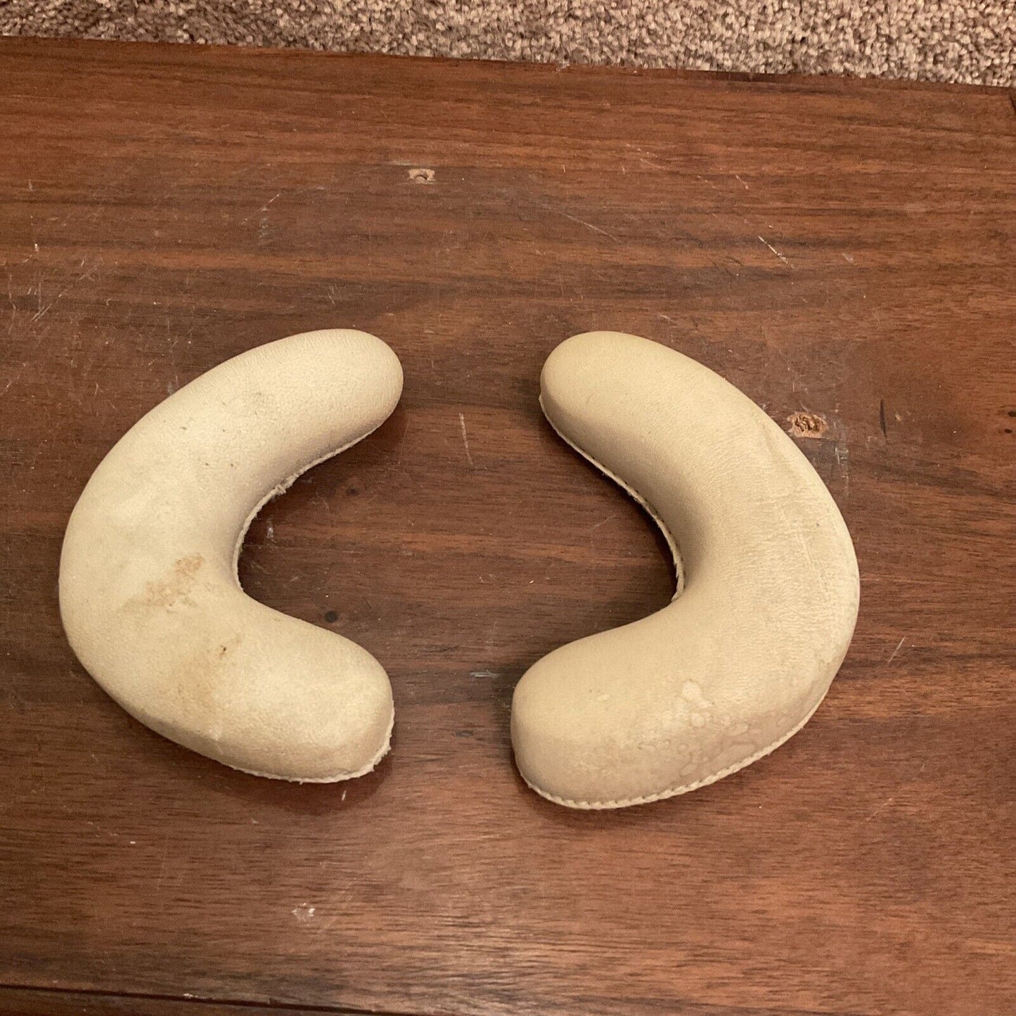 Authentic Vintage Riddell X-Large Football Helmet Jaw Pads Nice & still pliable Sporting Goods:Team Sports:Football:Clothing, Shoes & Accessories:Helmets & Hats Riddell