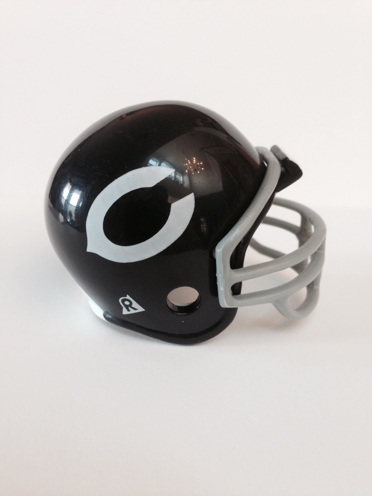 Chicago Bears Riddell NFL Pocket Pro Helmet 1962-1973 Throwback (White "C") from Series I (1) WESTBROOKSPORTSCARDS