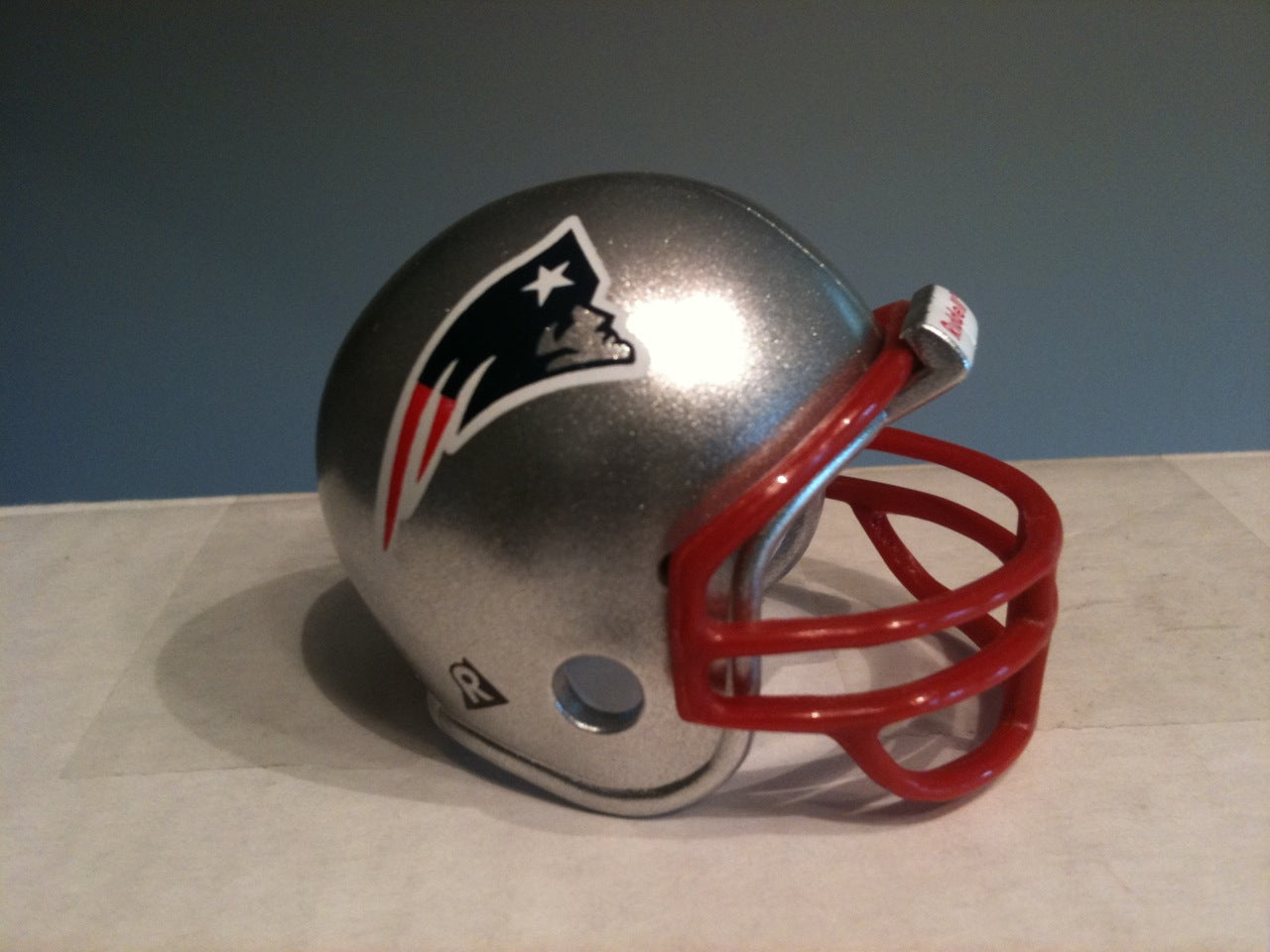 New England Patriots Current Riddell NFL Pocket Pro Helmet (Navy colored Patriot logo) WESTBROOKSPORTSCARDS