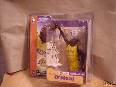 McFarlane NBA Sports Picks Figurines: Los Angeles Lakers Shaquille O'Neal McFarlane Sports Picks Figure  WESTBROOKSPORTSCARDS