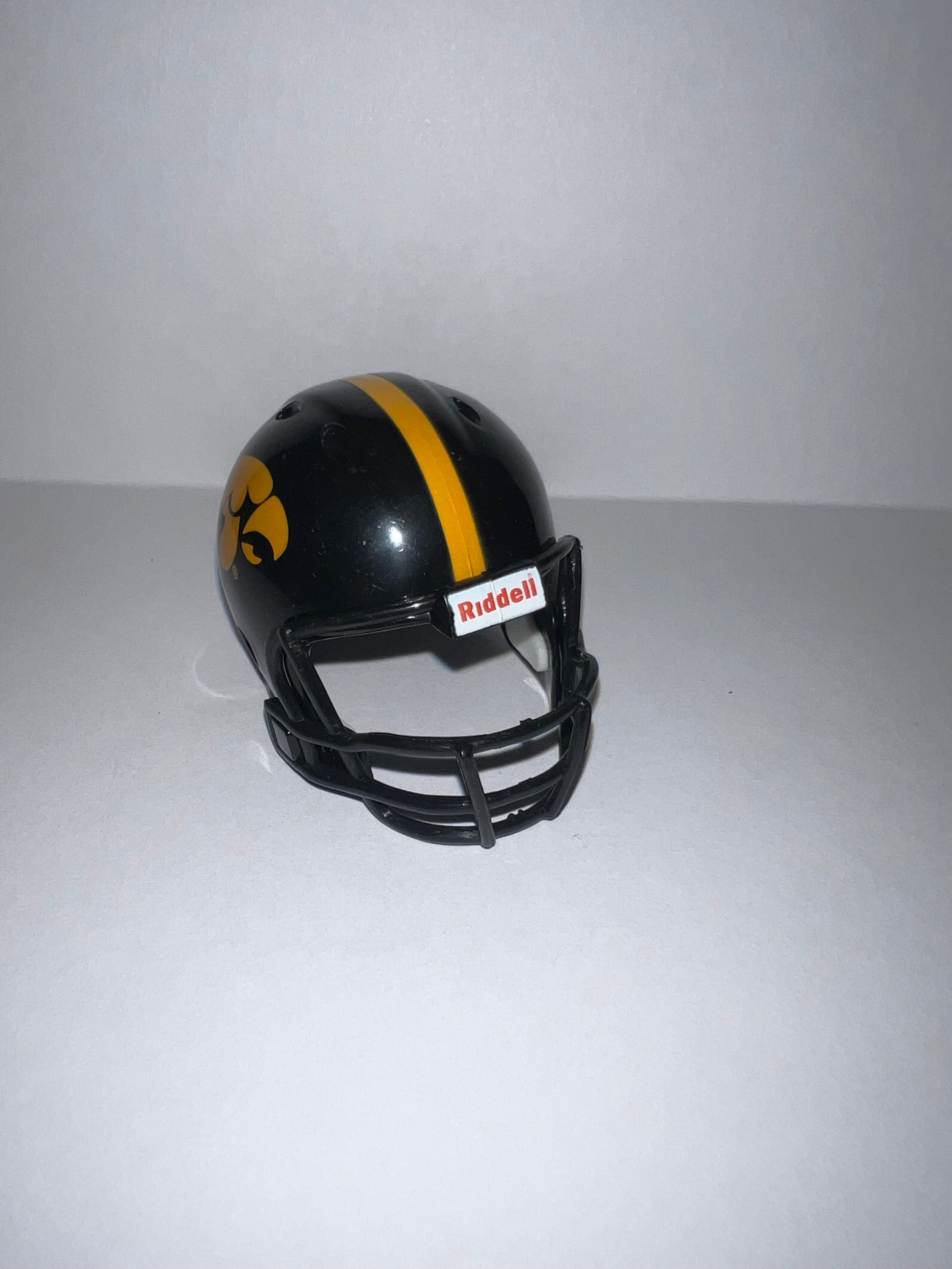 Iowa Hawkeyes Riddell NCAA Pocket Pro Revolution Pocket Pro Helmet – WESTBROOKSPORTSCARDS