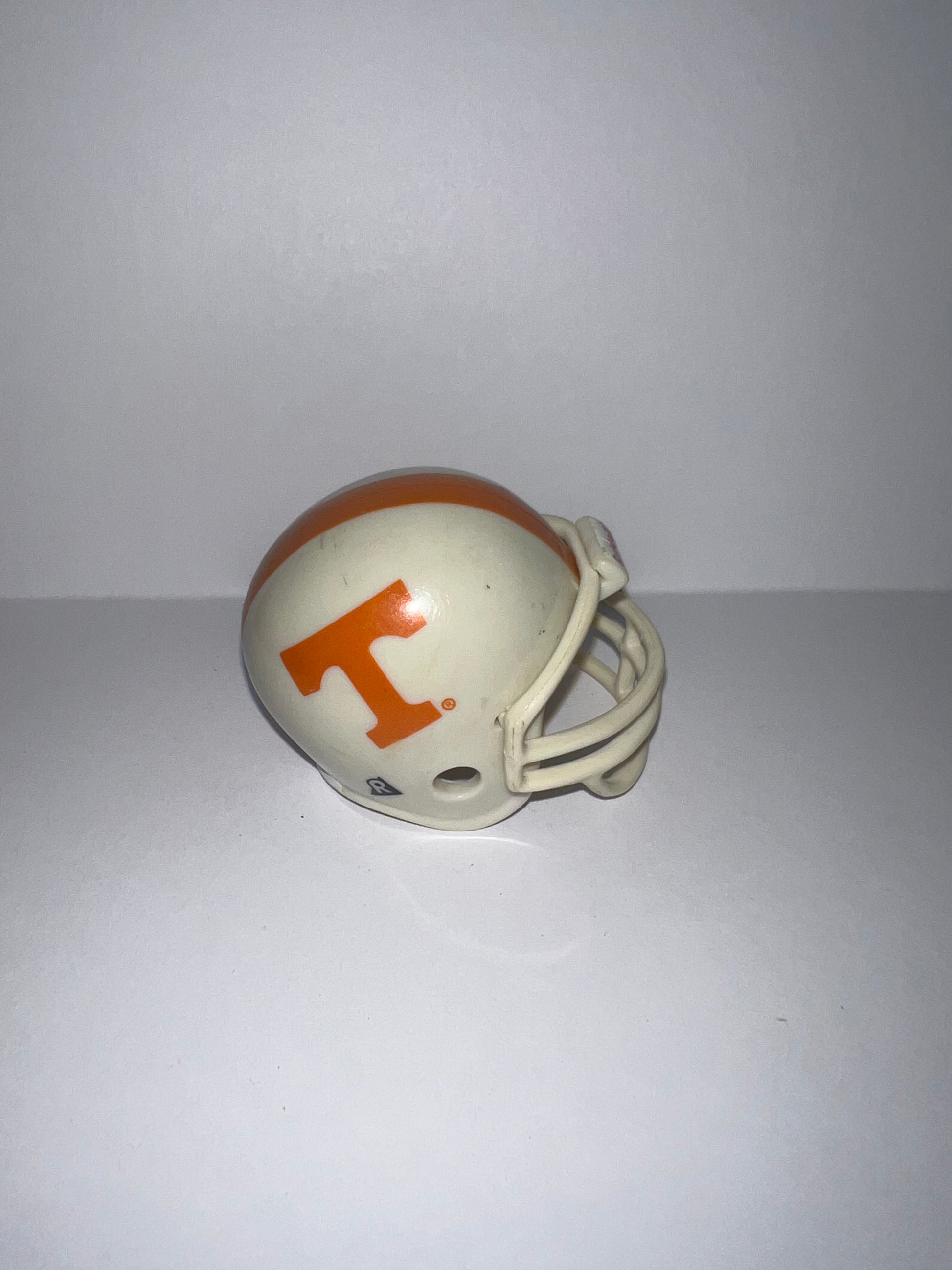 Tennessee Volunteers Riddell NCAA Pocket Pro Helmet Throwback WESTBROOKSPORTSCARDS