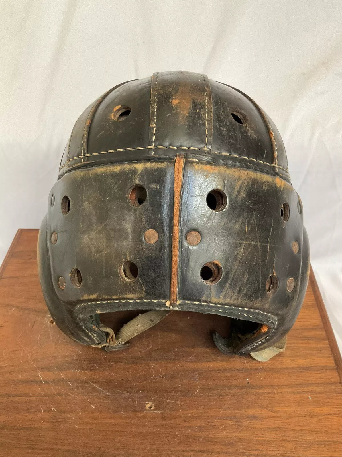 Original Wilson Authentic F2180 Leather Suspension Football Helmet Size 7 1/4 WESTBROOKSPORTSCARDS