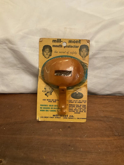 Vintage ORIGINAL Mill-Mont Mouth Guard Like Walter Payton And Bo Jackson Wore