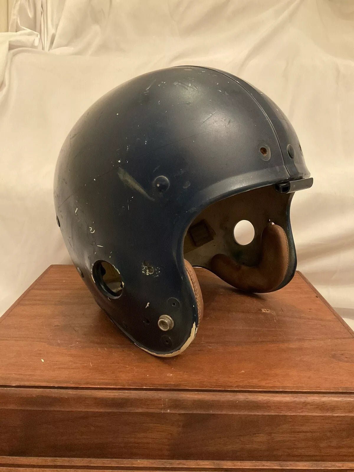 Vintage 1960s Marietta White Shell Game Used Football Helmet X-Large 7 5/8 WESTBROOKSPORTSCARDS