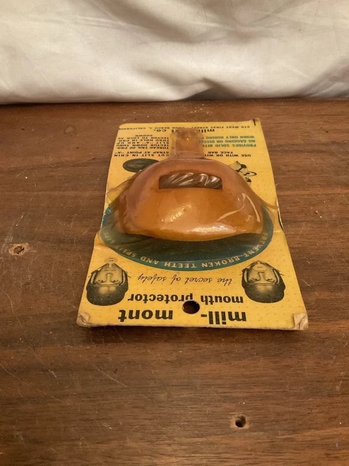 Vintage ORIGINAL Mill-Mont Mouth Guard Like Walter Payton And Bo Jackson Wore