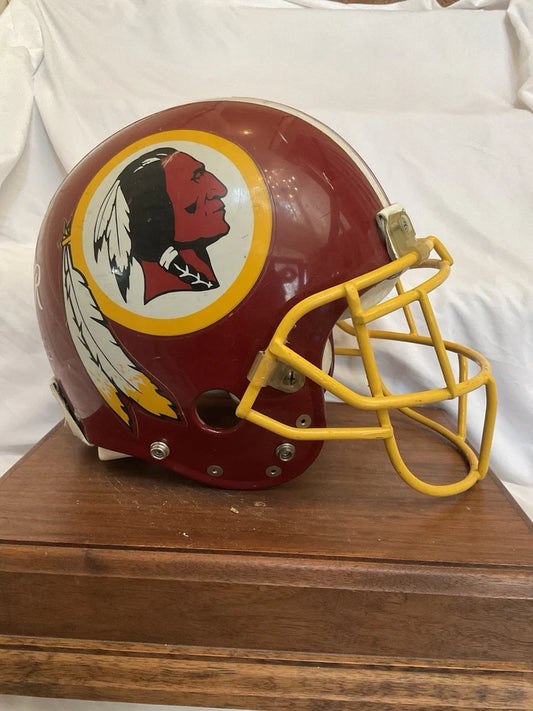 auntie sweat autographed redskins football helmet Sean Taylor Washington Mini Card Display Collectible Auto Shadowbox Autograph It includes a tamper Art Monk Autographed Washington Redskins