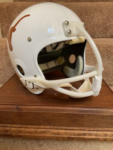 TK Style Football Helmet 1977 Texas Longhorns Earl Campbell WESTBROOKSPORTSCARDS TK Style Football Helmet 1977 Texas Longhorns Earl Campbell WESTBROOKSPORTSCARDS