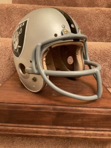 Original Vintage 1960s-1970s Wilson Football Helmet Size 7 Oakland Rai – WESTBROOKSPORTSCARDS Original Vintage 1960s-1970s Wilson Football Helmet Size 7 Oakland Rai – WESTBROOKSPORTSCARDS