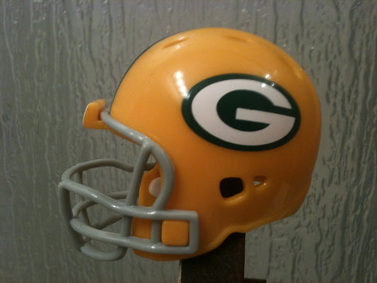 Riddell Pocket Pro and Throwback Pocket Pro mini helmets ( NFL ): Green Bay Packers Revolution Pocket Pro Helmet (Throwback Gray mask)