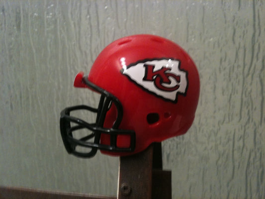Riddell Pocket Pro and Throwback Pocket Pro mini helmets ( NFL ): Kansas City Chiefs Revolution Pocket Pro Helmet (Alternate Black mask)